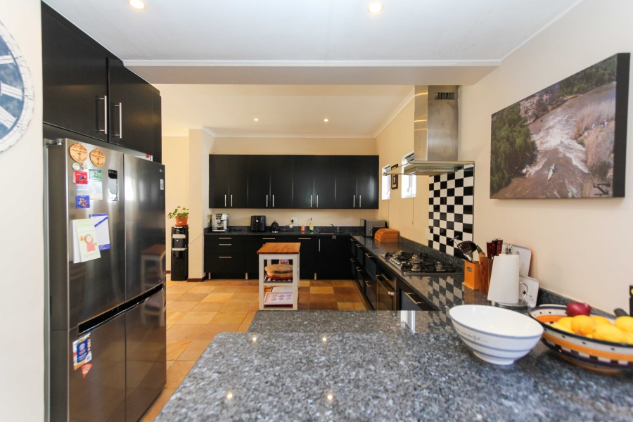 5 Bedroom Property for Sale in Summerstrand Eastern Cape